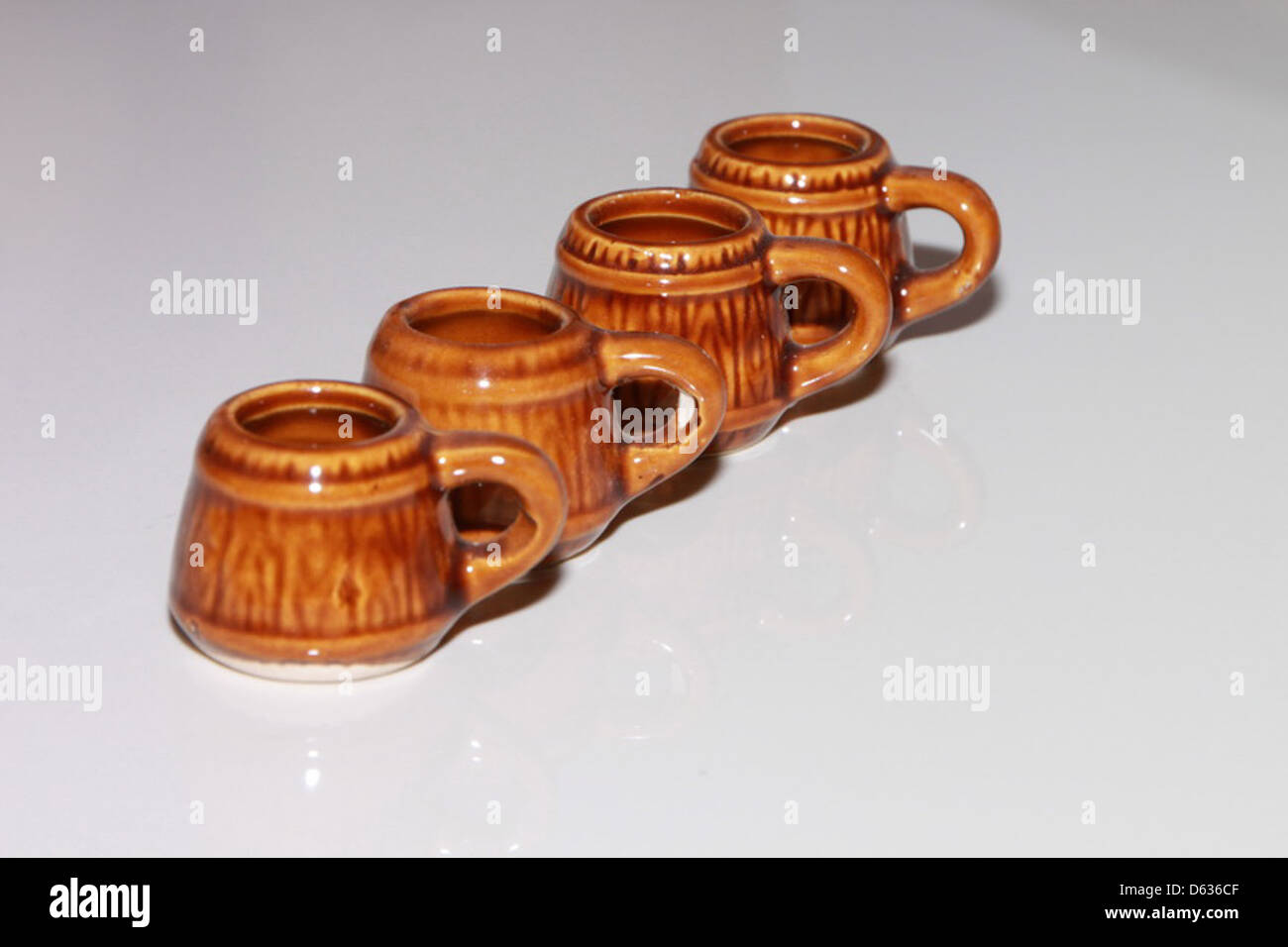 Der Nissin Di622 ist ein externer Blitz für Kameras, der für verbesserte Lichtbedingungen bei der Fotografie entwickelt wurde. Er ist mit verschiedenen Kameramodellen kompatibel und verbessert die Beleuchtung für professionelle Bilder. Stockfoto