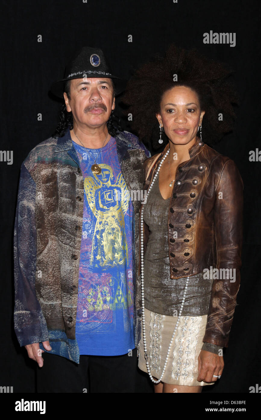 Carlos Santana und Cindy Blackman Hard Rock Hotel and Casino stellt Supernatural Santana eine Reise durch die Hits Erinnerungsstucke Stockfotografie Alamy