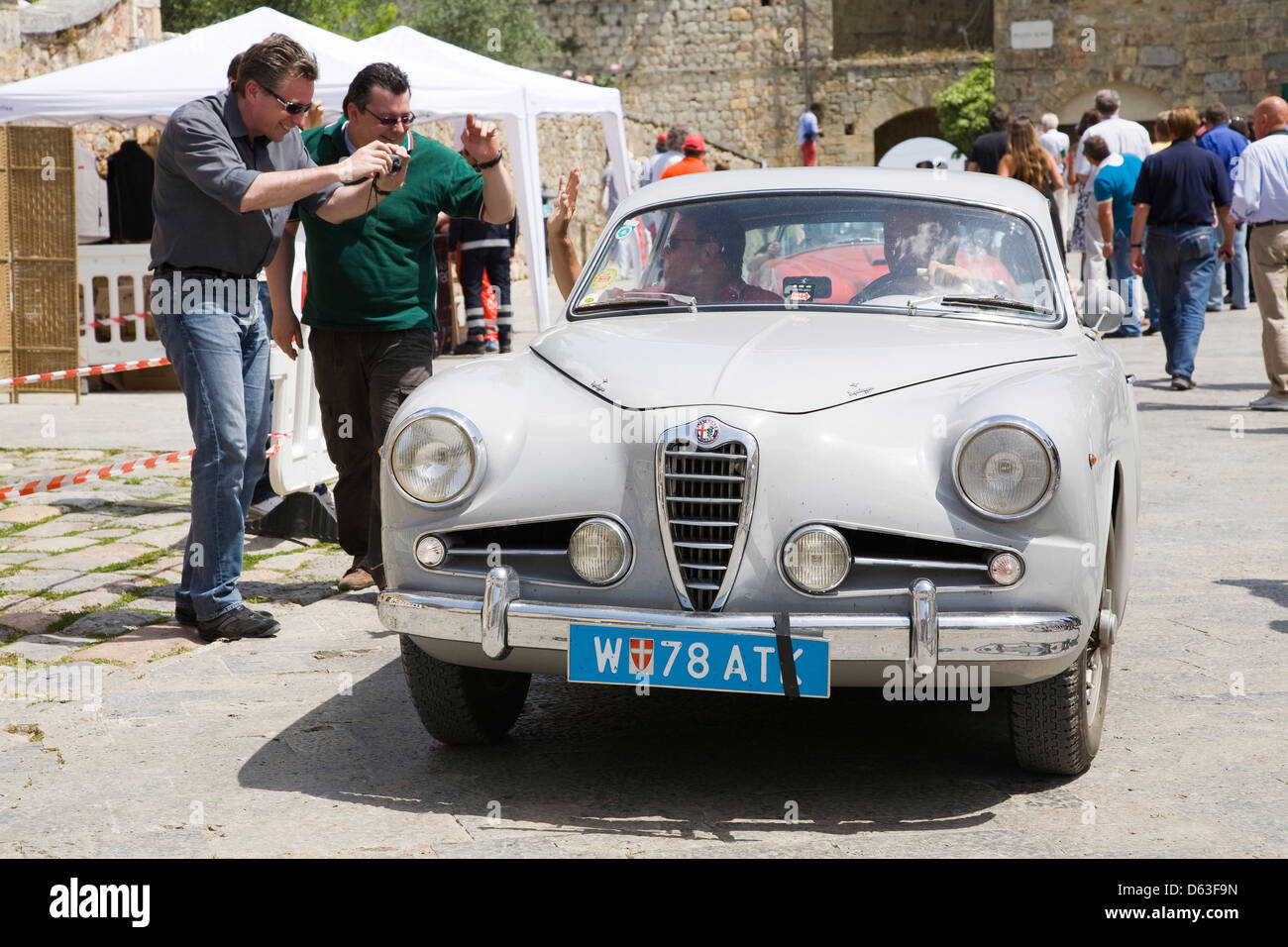Europa, Italien, Toskana, Monteriggioni, 1000 Meilen, Oldtimer, Alfa Romeo Stockfoto