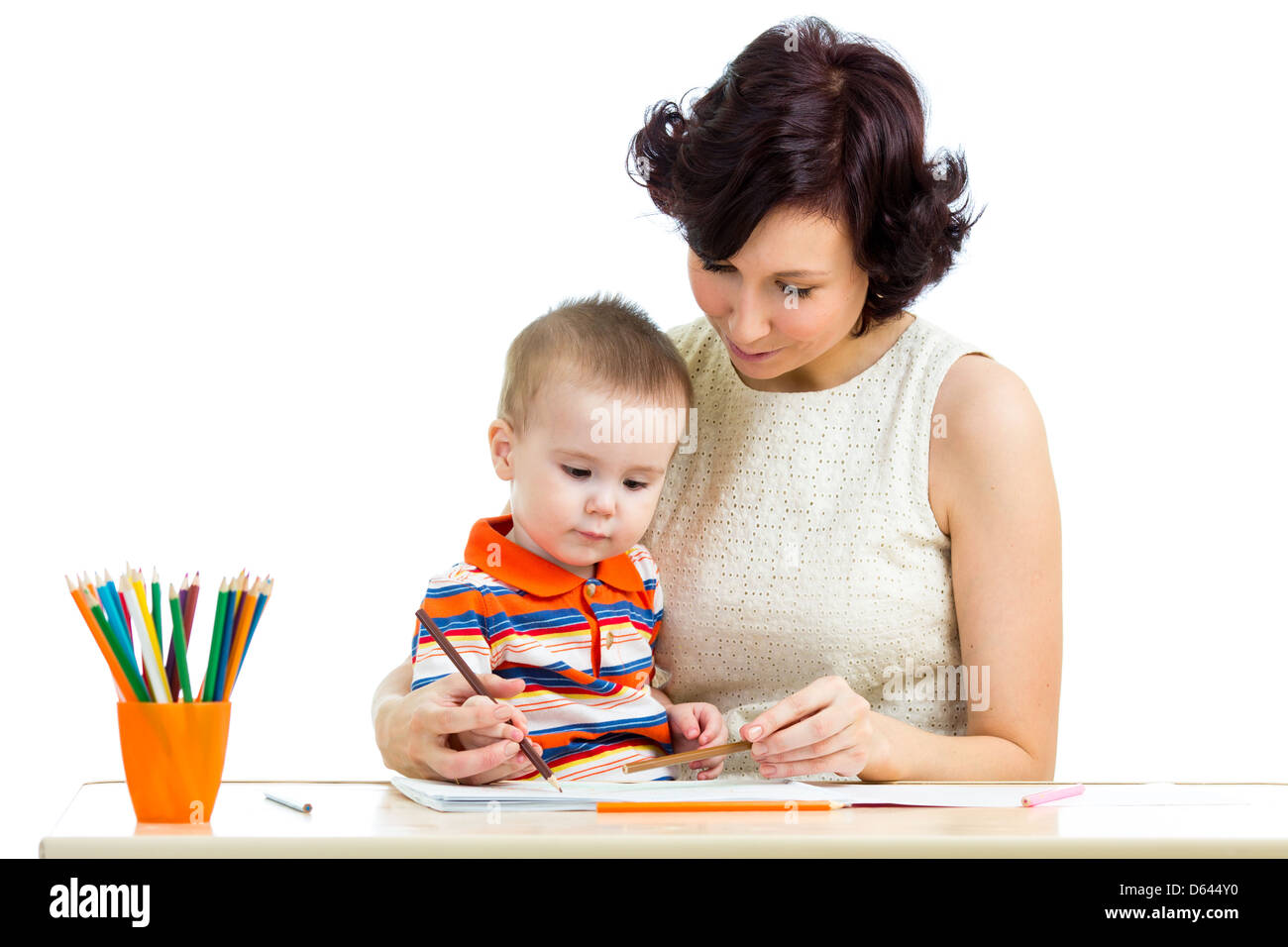 Baby und Mutter zeichnen mit bunte Bleistifte Stockfoto