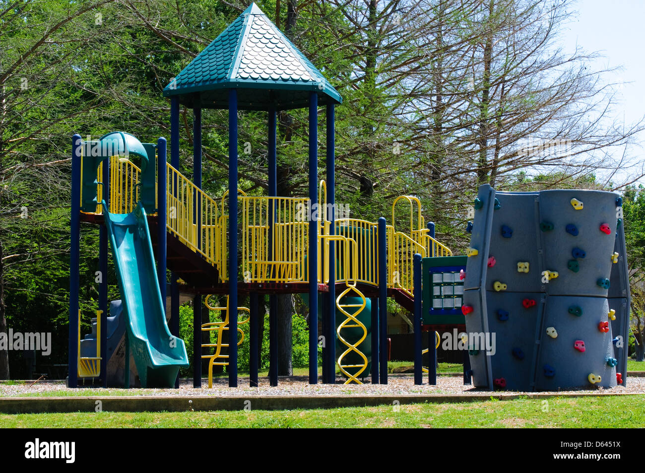 Bunten Spielplatz in einem Park. Stockfoto