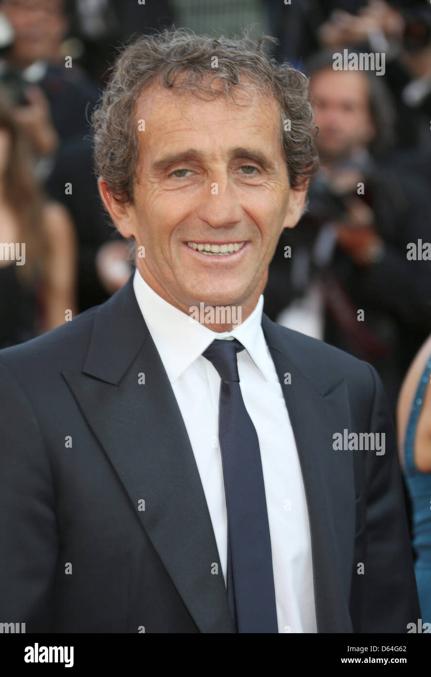 Französisch-Fahrer Alain Prost kommt bei der Premiere von "Mud" während der 65. Filmfestspiele von Cannes am Palais des Festivals in Cannes, Frankreich, am 26. Mai 2012. Foto: Hubert Boesl Stockfoto
