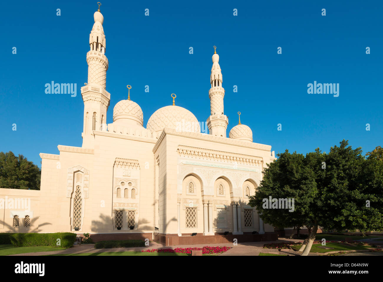 Blick auf Jumeirah Grand Moschee in Dubai, Vereinigte Arabische Emirate VAE Stockfoto