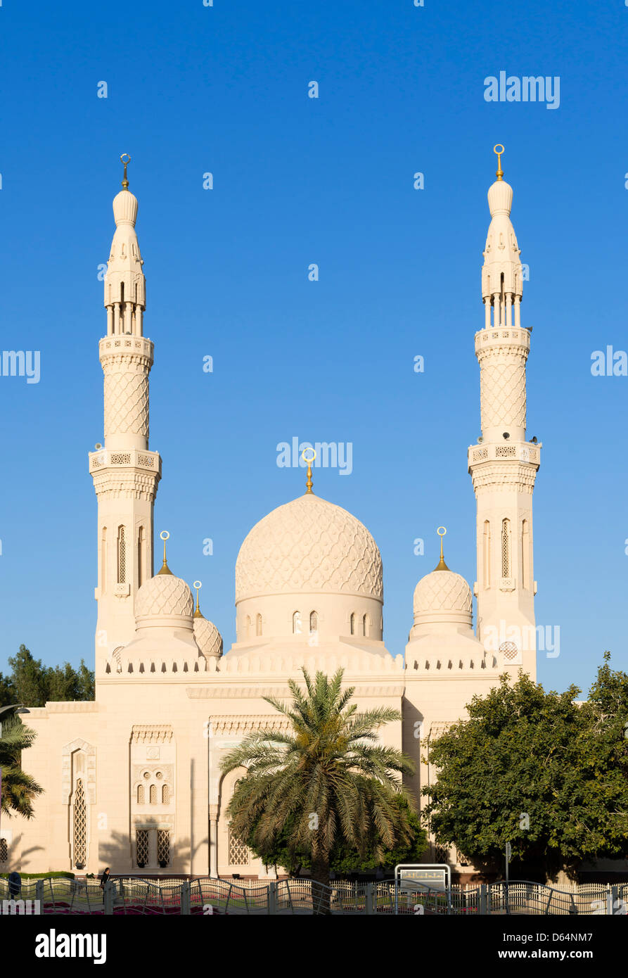 Blick auf Jumeirah Grand Moschee in Dubai, Vereinigte Arabische Emirate VAE Stockfoto