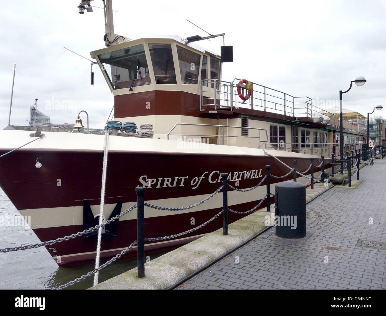 Der "Geist von Chartwell" ist in London, England, 25. Januar 2012 abgebildet. Die Barcass wird in die Parade zur Feier des Jubiläums Queens in London als eines der 1000 Boote verwendet werden. Queen Elizabeth wird an Bord sein. Das Boot wurde komplett für die Parade geändert und ist jetzt vollständig mit Gold bedeckt. Foto: Michael Donhauser Stockfoto