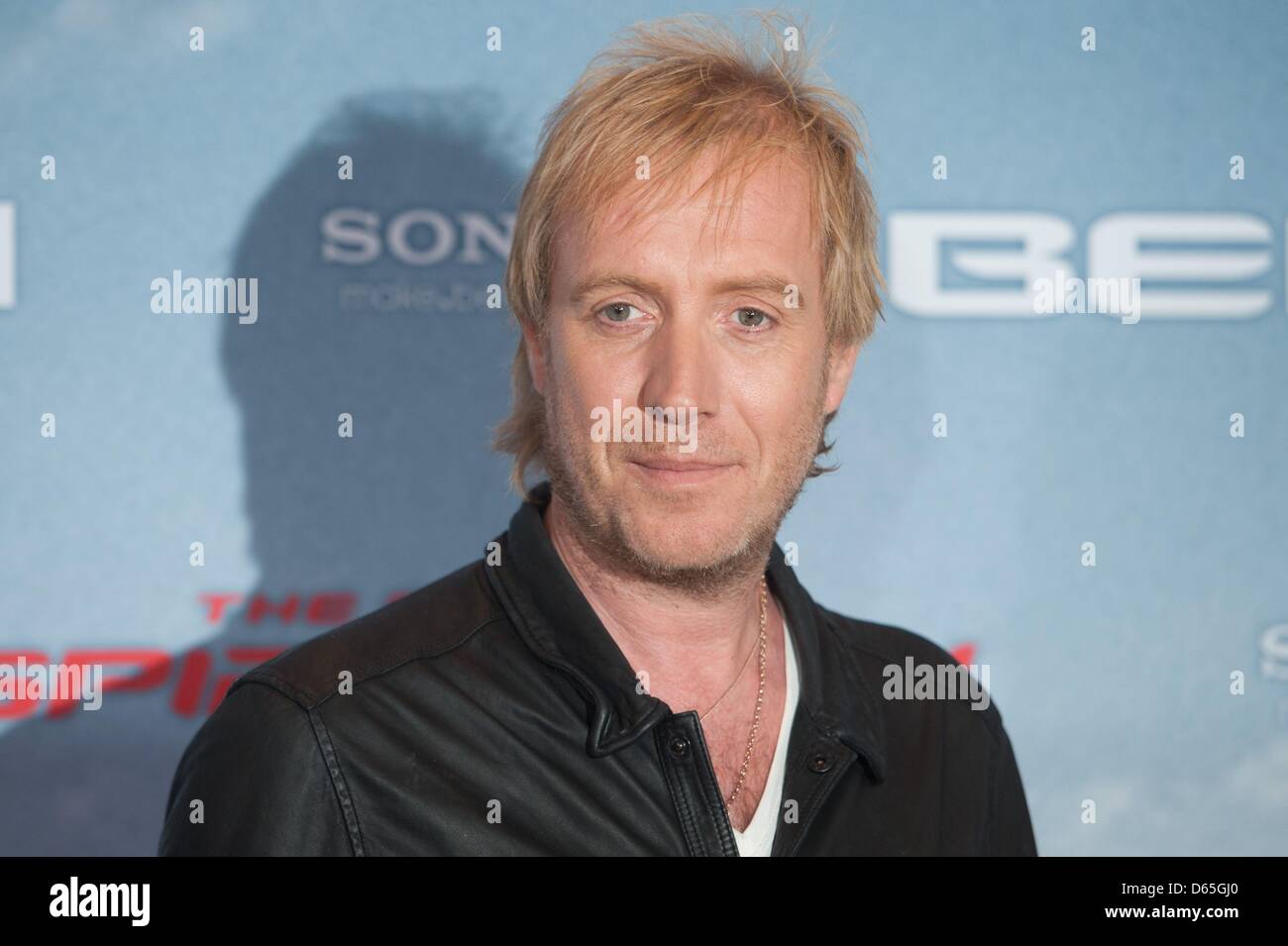 Schauspieler Rhys Ifans präsentiert den Film "The Amazing Spiderman" im Hotel Adlon in Berlin, Deutschland, 20. Juni 2012. Der 3D Film startet am 28. Juni 2012 Screening in den deutschen Kinos. Foto: SEBASTIAN KAHNERT Stockfoto