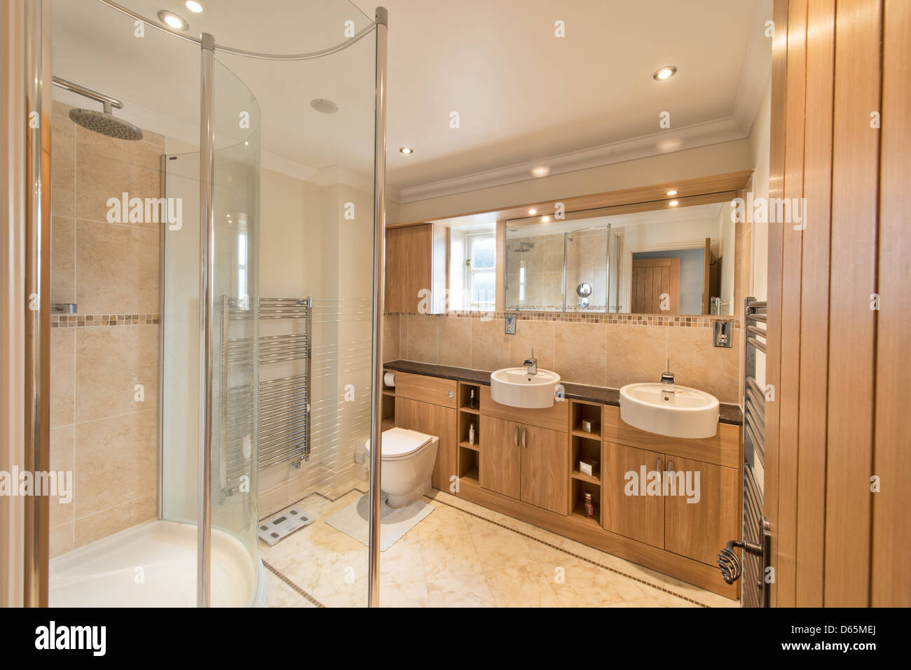 Eine stilvolle, moderne Dusche / Badezimmer in ein zeitgenössisches Zuhause oder im Hotel Suite Stockfoto
