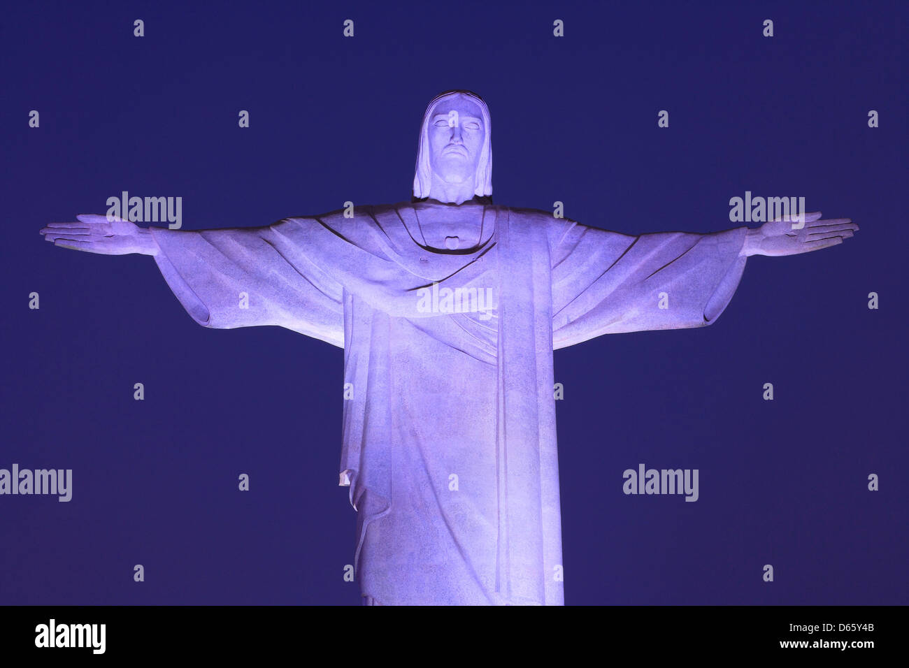 Die beleuchtete Cristo RedentorStatue auf Corcovado Stockfotografie