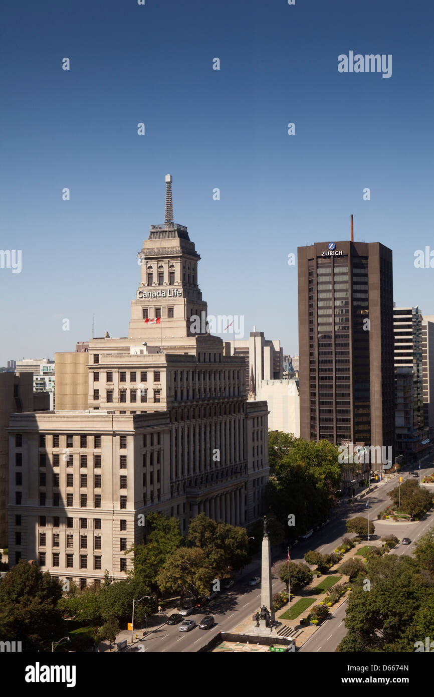 Ein Blick auf die Canada Life Building in der Innenstadt von Toronto, Kanada Stockfoto
