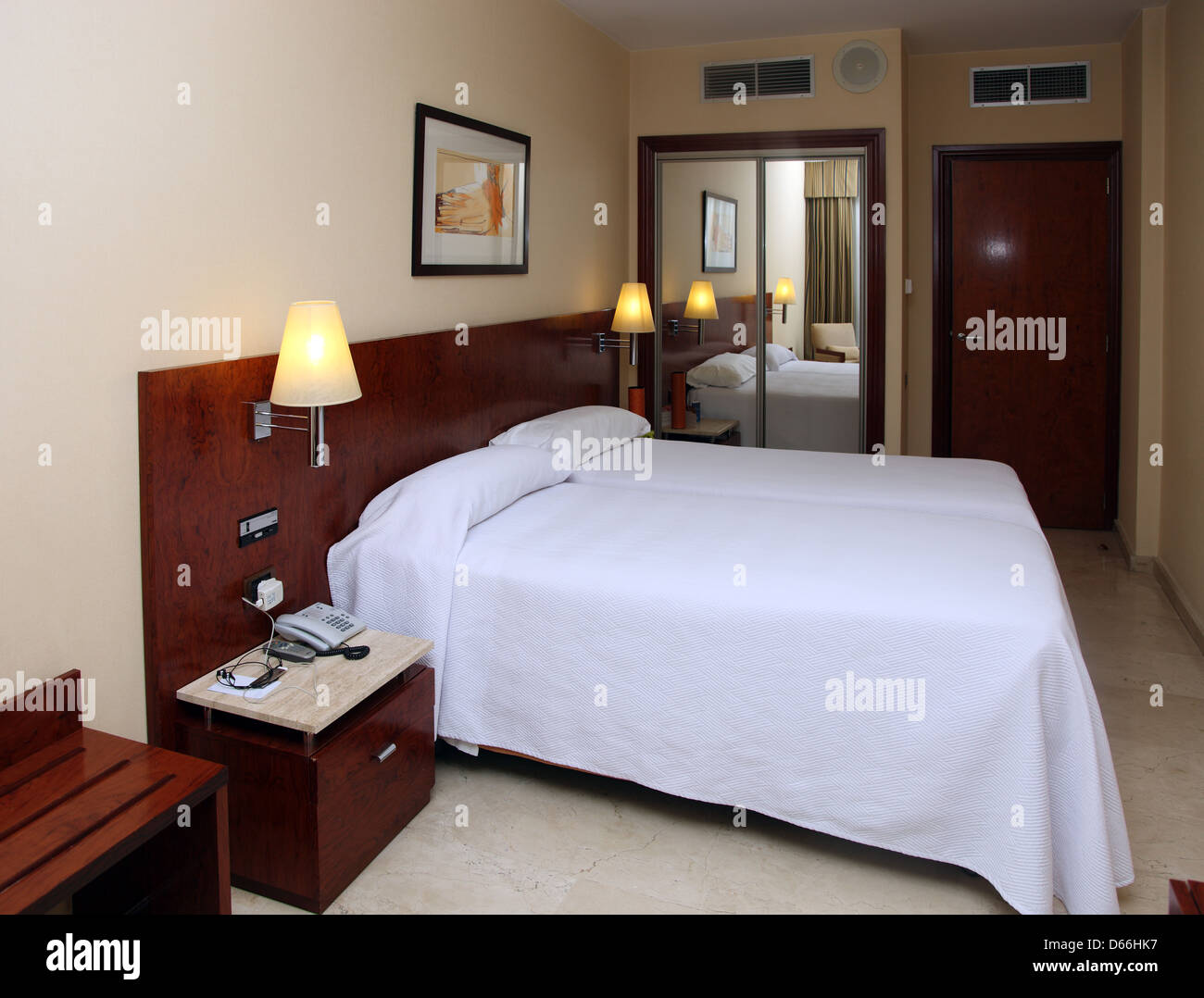 Doppelzimmer im Hotel NH Nerencia, Logrono, Spanien Stockfoto