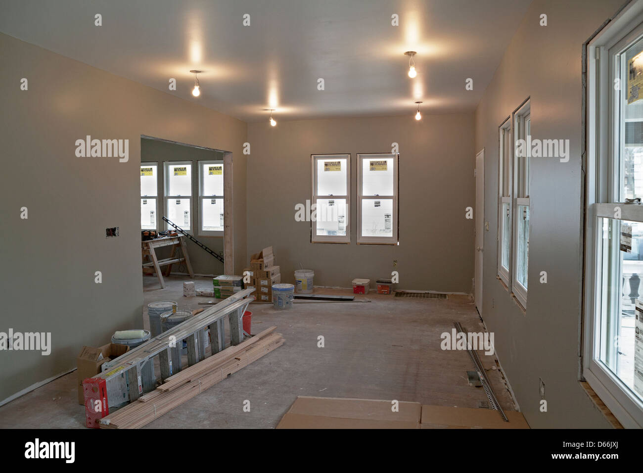 Ein ausgeschlossenes Haus bekommt eine komplette Umarbeitung in jedem Zimmer. Stockfoto