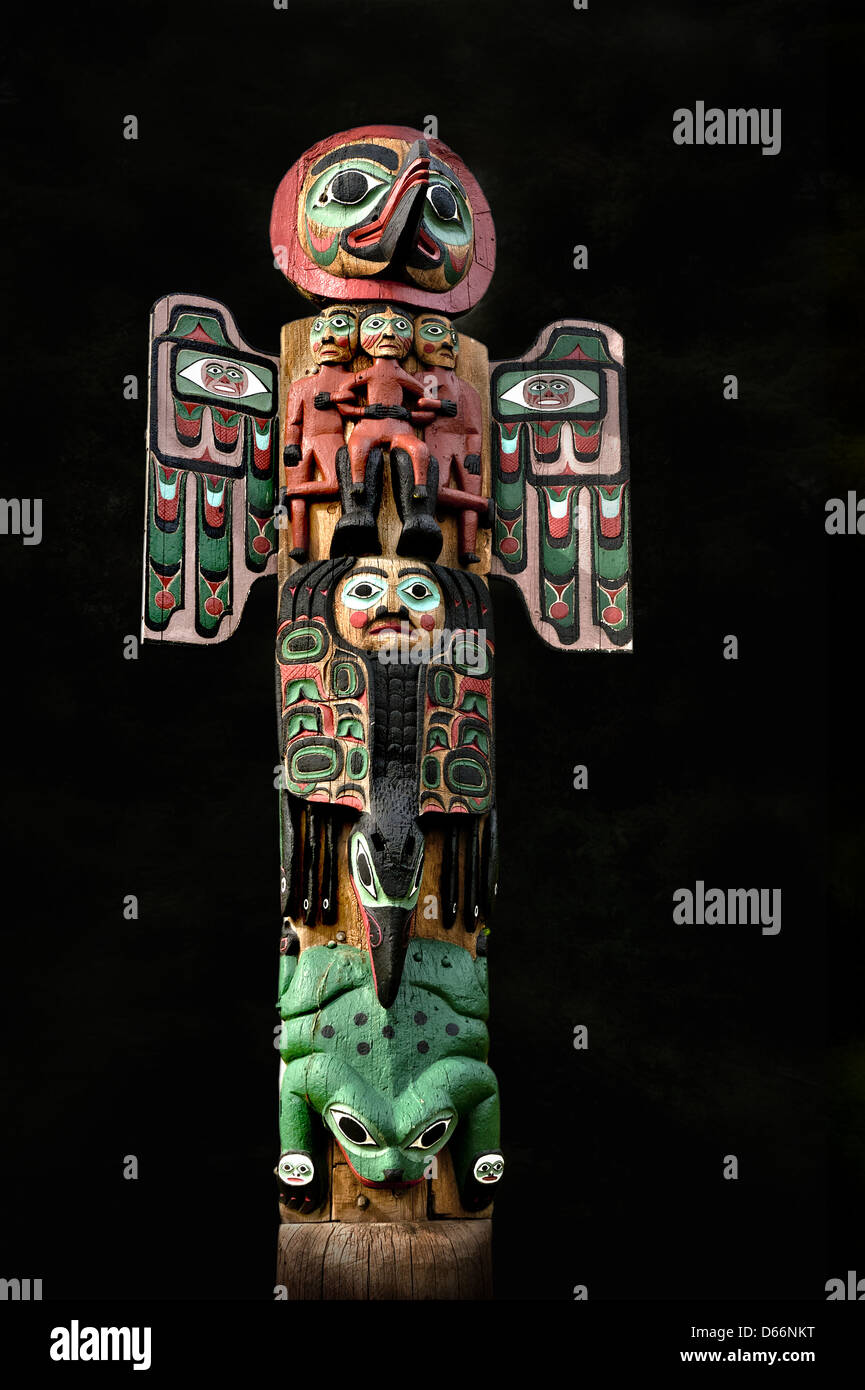 Klopfen Sie aus einen Totempfahl von Saxman Dorfmuseum im Freien. die weltweit größte Sammlung von Totems. Kechikan Alaska Stockfoto