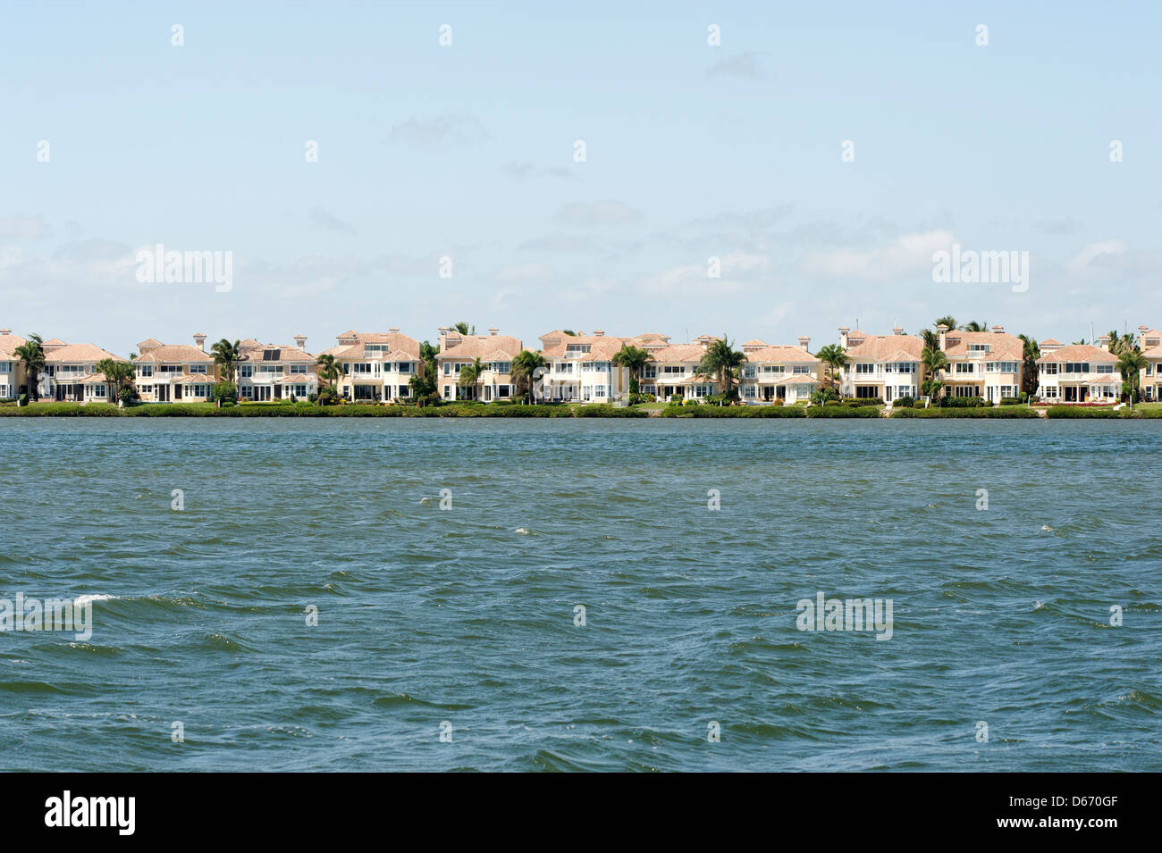 Wohnsiedlung auf dem Indian River, Vero Beach, Florida Stockfoto