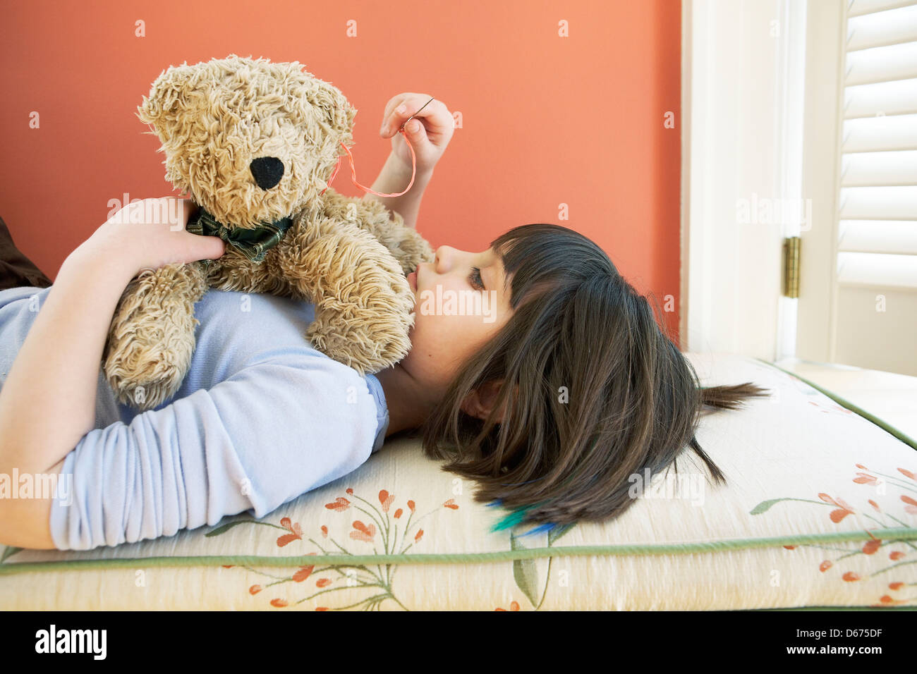 7 Jahre alten Flicken Teddybär Stockfoto