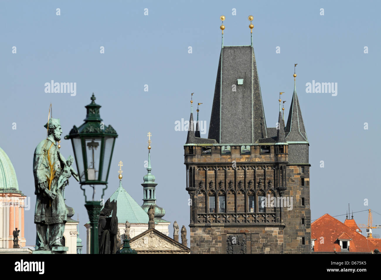 Die Spitze des Turms auf der Karlsbrücke, Staré Mesto, Prag Stockfoto