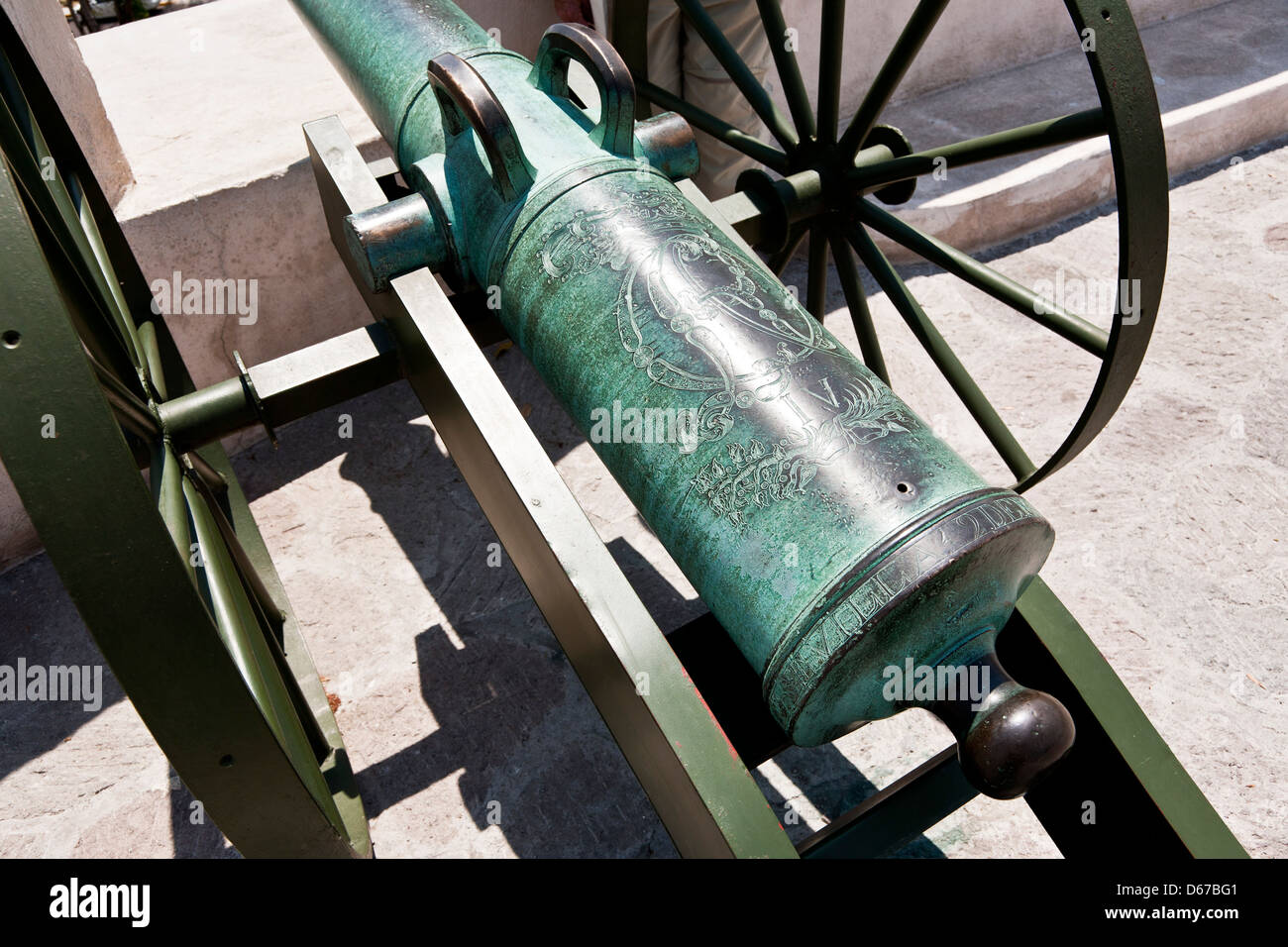 Detailansicht auffallend schöne bronzene Kanone verwendet in Schlacht von Cinco De Mayo graviert mit Herkunft Fort Loreto Puebla barrel Stockfoto