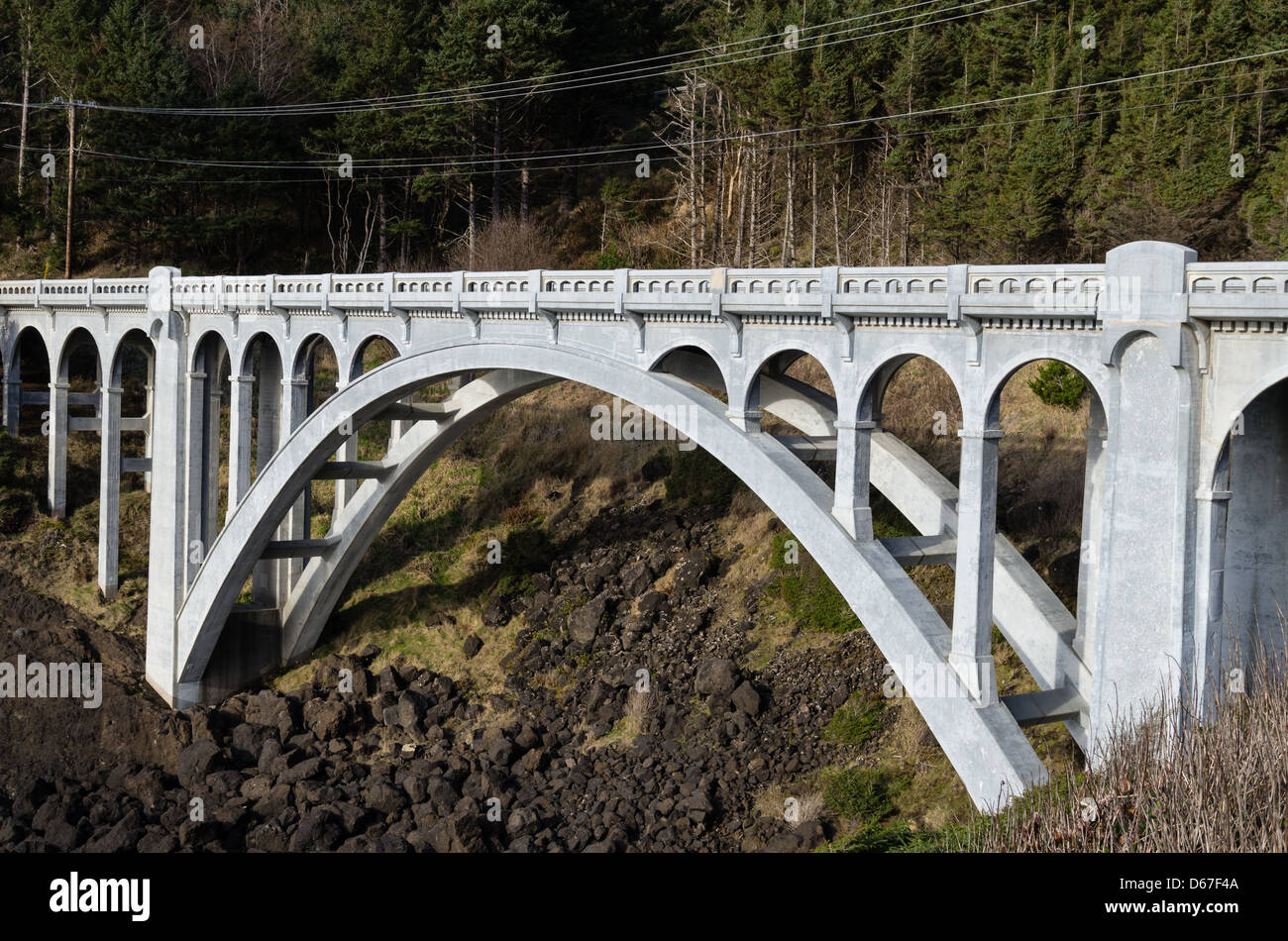 Historische Ben Jones Brücke auf die Oregon Coast Highway, Lincoln County, Oregon, USA Stockfoto