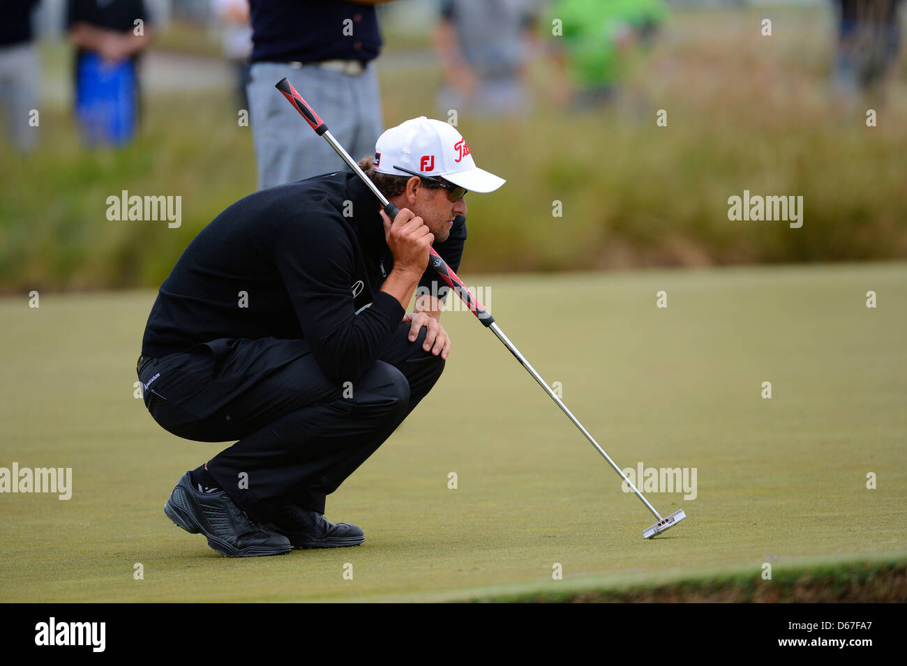 Melbourne, Australien. 15.11.12. Adam Scott (Aus) reiht sich seinen Putt in der ersten Runde bei den Australian Masters Stockfoto