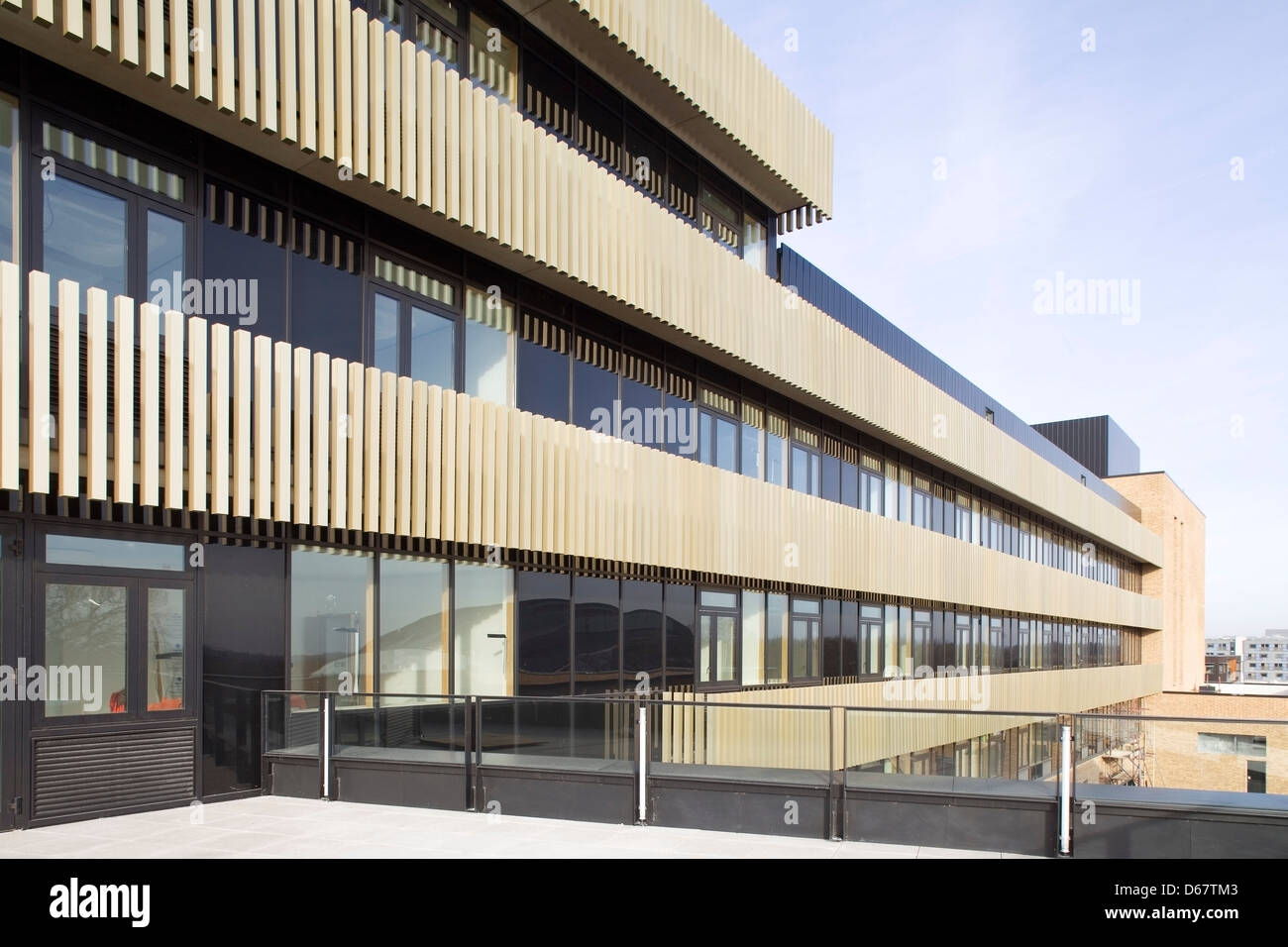 Institut für Werkstoffkunde und Metallurgie Gebäude, Cambridge, Vereinigtes Königreich. Architekt: NBBJ, 2013. Detailansicht des balcon Stockfoto