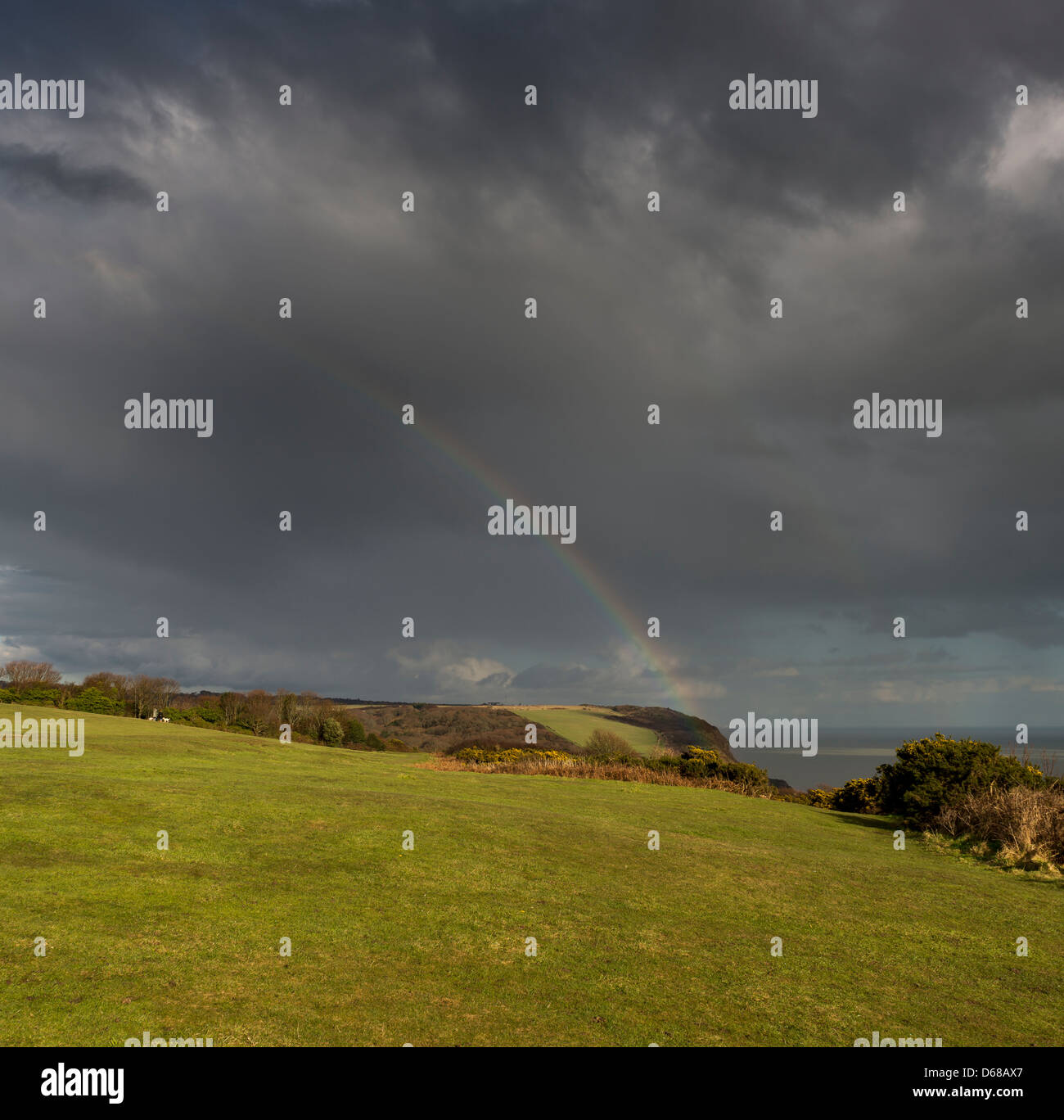 Regenbogen über den Hastings Country Park, East Sussex Stockfoto