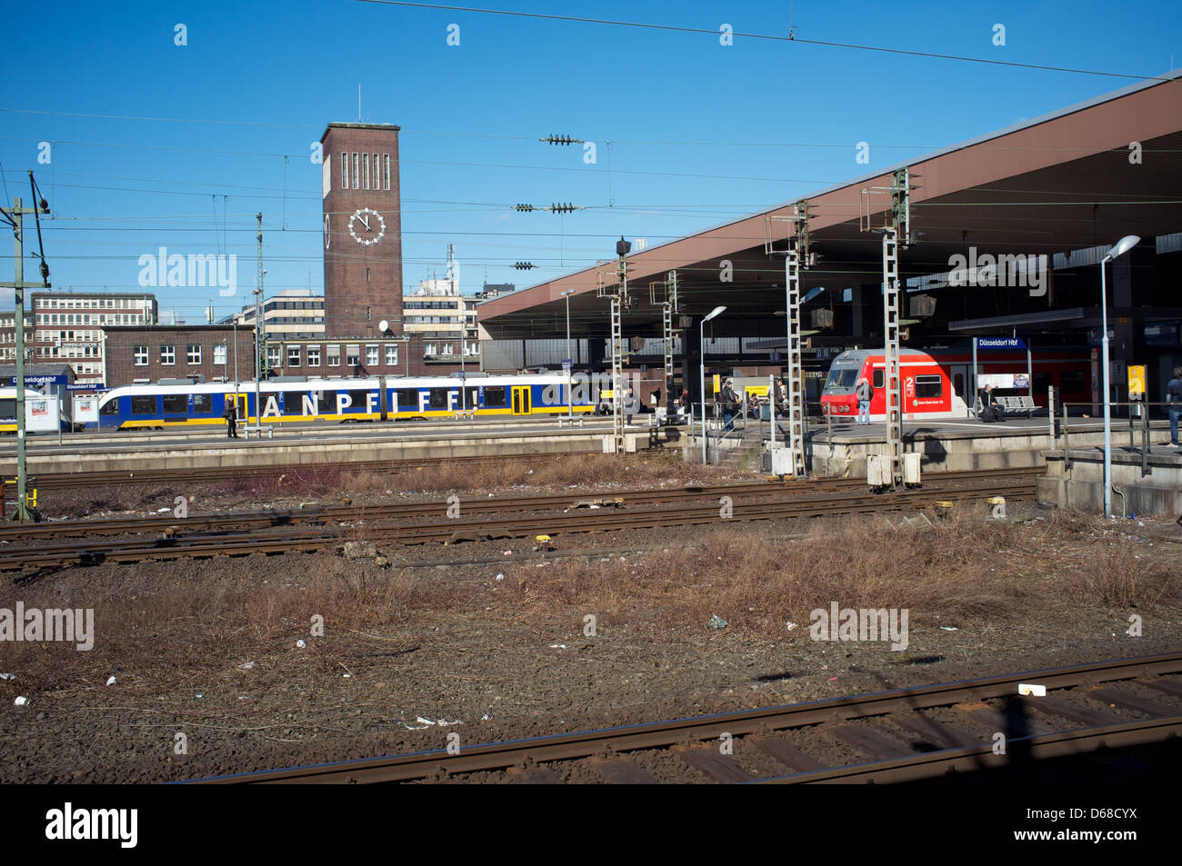 Düsseldorf HBF Bahnhof Deutschland Stockfoto