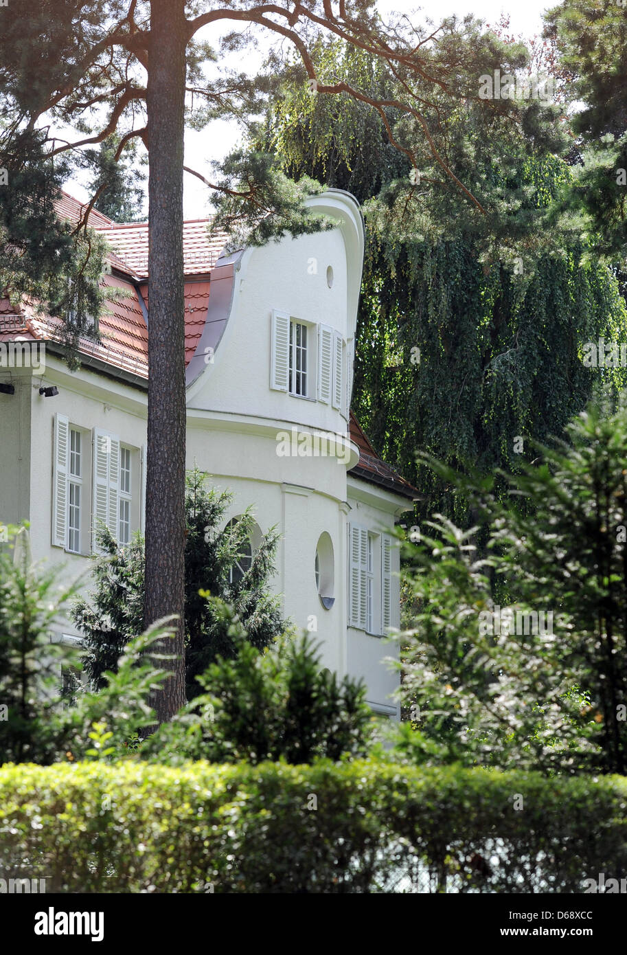 Ansicht des neuen Haus der Bundespräsident Gauck in Berlin-Dahlem, Germany, 23. Juli 2012. Gauck und seine Lebensgefährtin lebt in Berlin-Dahlem. Das Paar zog aus ihrer privaten Wohnung in Schöneberg auf der offiziellen Homepage des deutschen Bundespräsidenten in Dahlem am 17. Juli 2012, sagte Sprecher von Präsident Andreas Schulze am 23. Juli 2012. Foto: BRITTA PEDERSEN Stockfoto