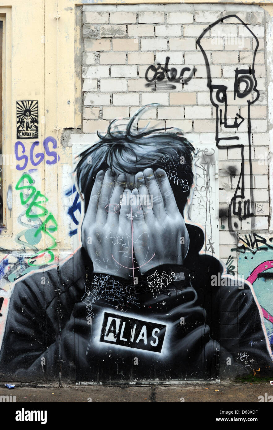 Blick auf ein Graffiti von Streetart-Künstler "Alias" in der Nähe von Revaler Straße in Berlin-Friedrichshain, Deutschland, 18. Juli 2012. Foto: Jens Kalaene Stockfoto