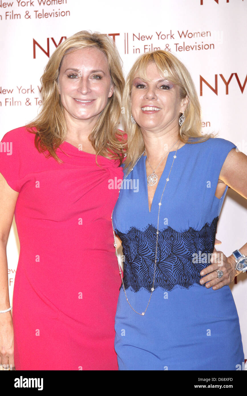 Sonja Morgan und Ramona Singer von The Real Hausfrauen von New York City New York Women in Film und Fernsehen St jährlichen Stockfoto