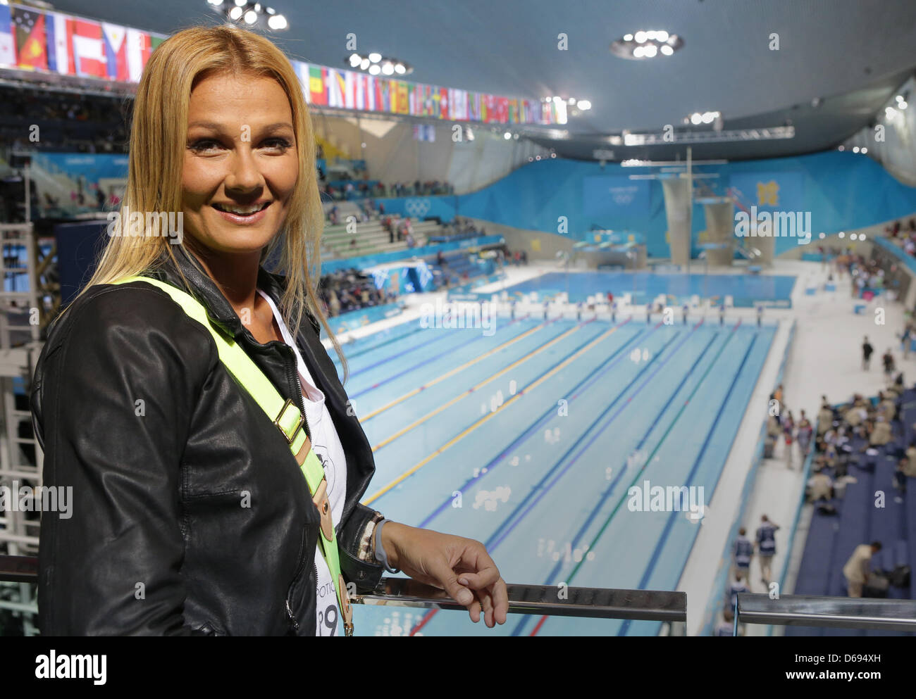 swimmer-franziska-van-almsick-germany-fotos-und-bildmaterial-in-hoher