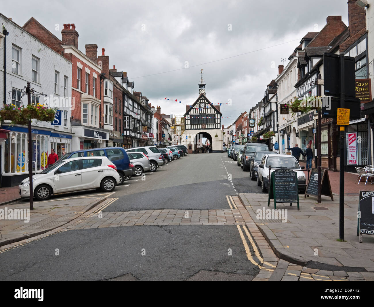 Die High Street und Rathaus in der Oberstadt in die Shropshire Markt Stadt Bridgnorth Stockfoto