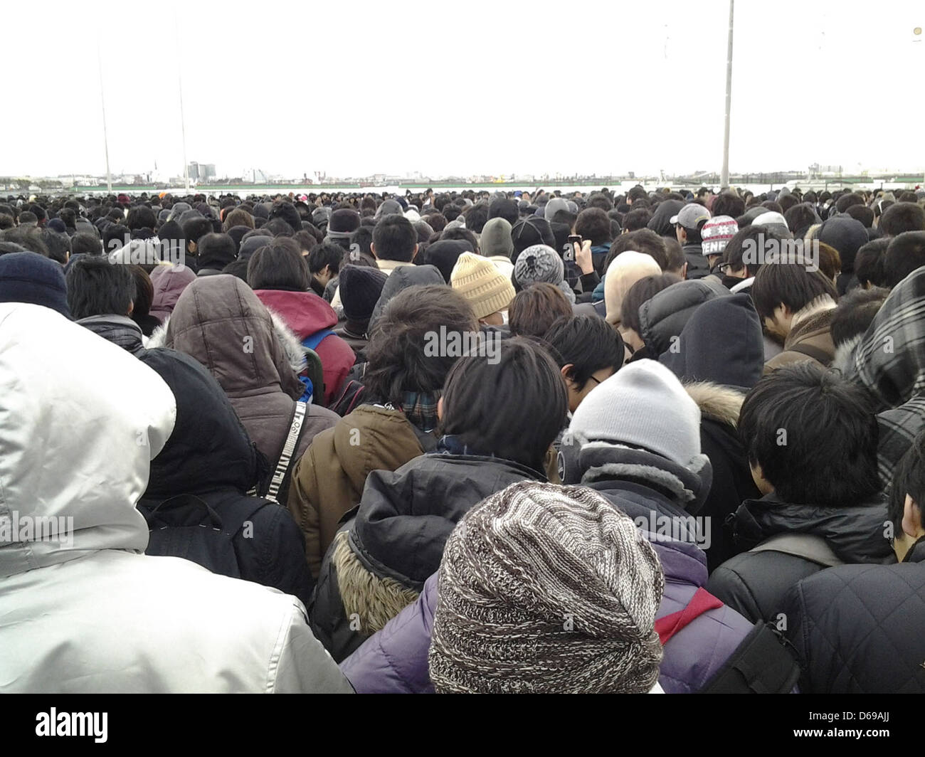 Ein Foto vom Comiket-Event, das die lebhafte Atmosphäre dieser beliebten japanischen Comic- und Anime-Convention mit Cosplay und Fankultur einfängt. Stockfoto