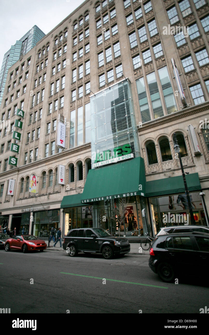 Complexe Les Ailes ist ein Einzelhandel und Bürokomplex an der Saint Catherine Street in Montreal, Quebec. Stockfoto