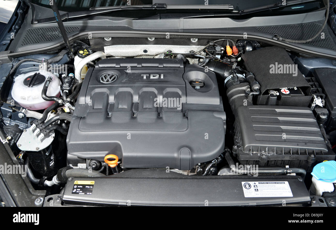 Mk7 VW GolfFamilienAutoTurboDieselmotor Stockfotografie Alamy