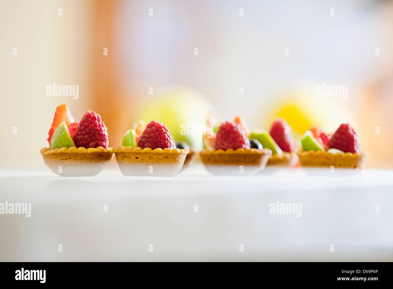 Nahaufnahme von Miniatur-Obstkuchen Stockfoto