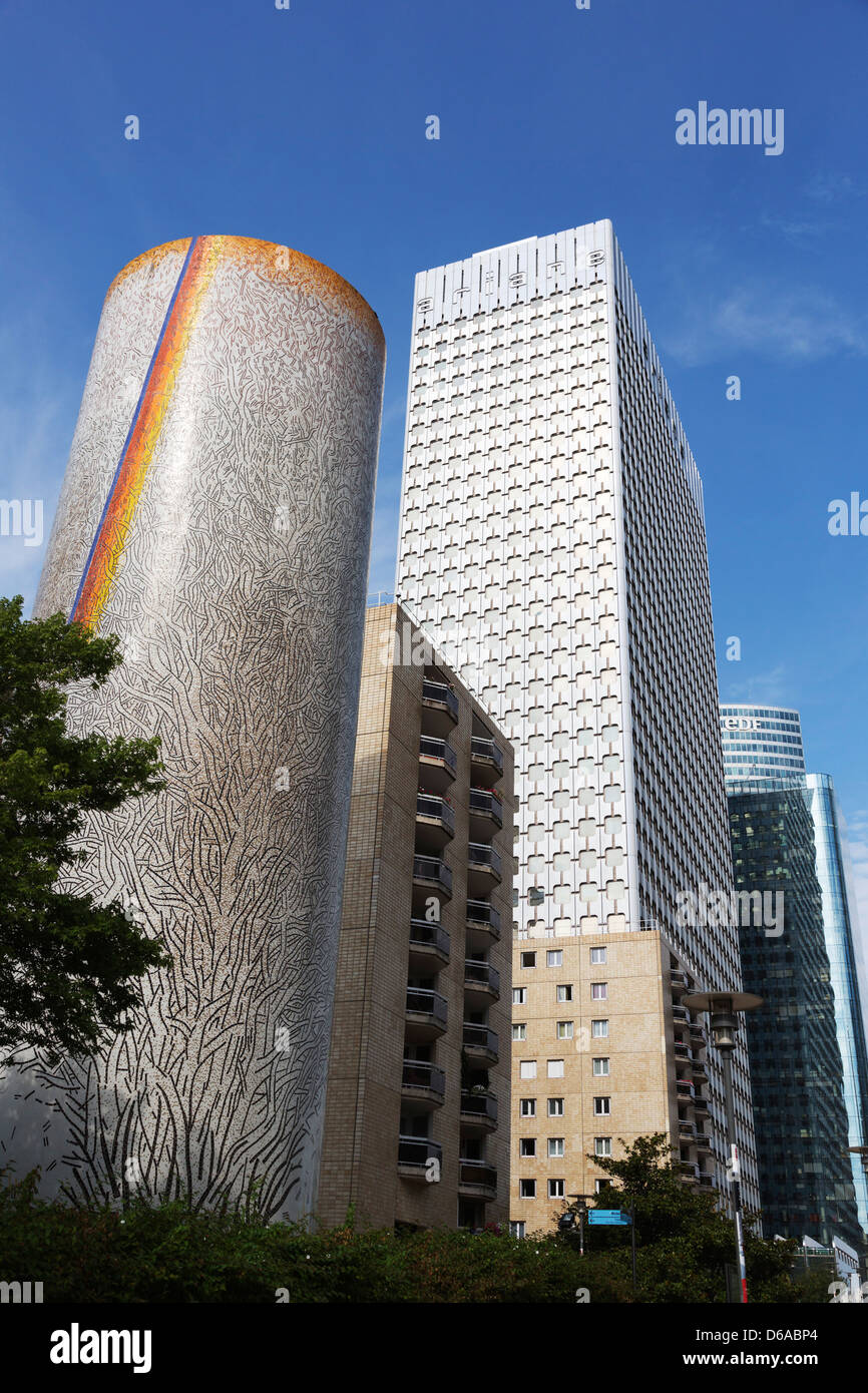 Moderne Büro- und Kunst in La Défense, Paris, Frankreich Stockfoto