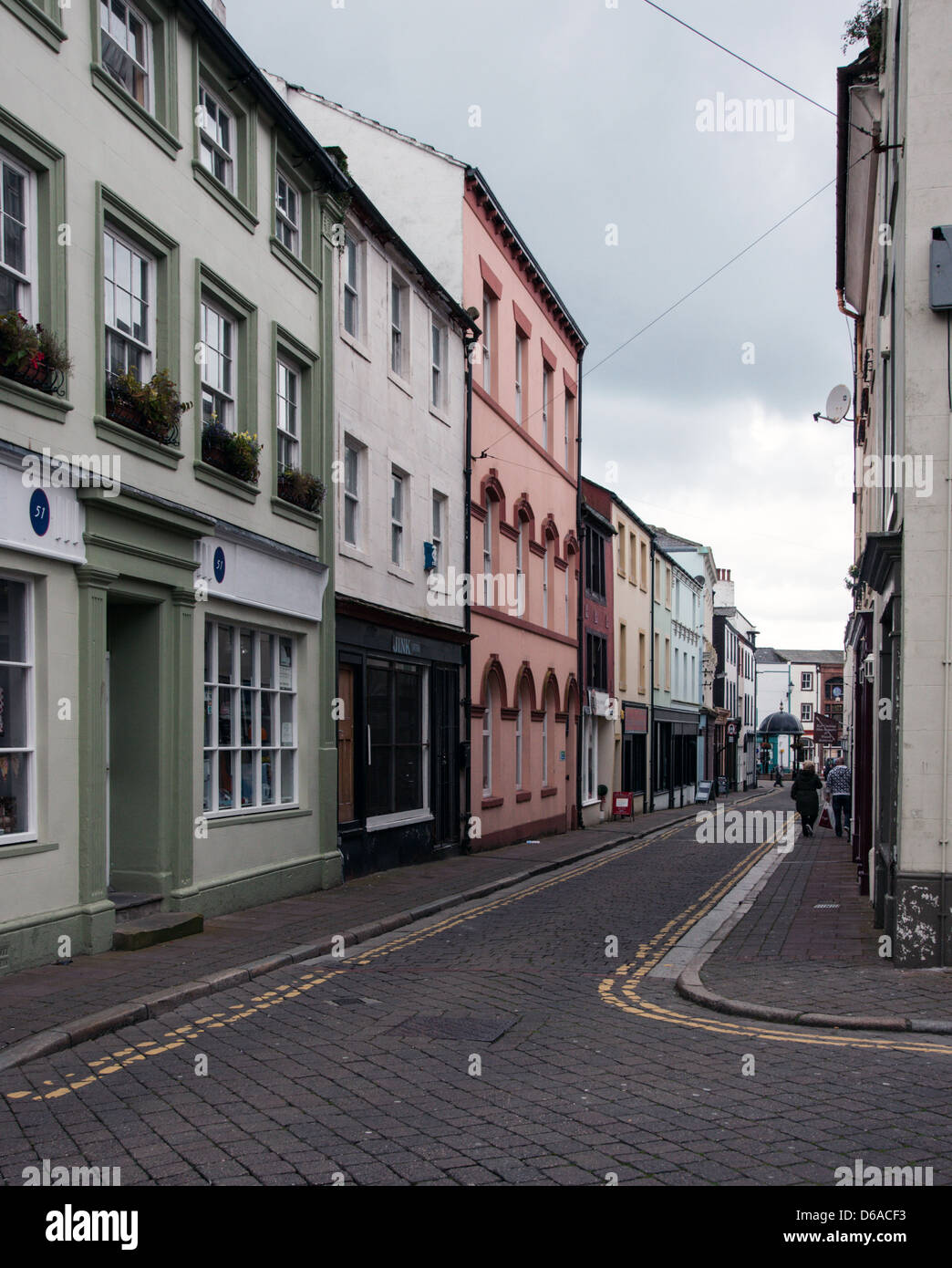 Eine Straße der georgischen Gebäude, Wohn- und Gewerbeimmobilien in Whitehaven, Cumbria, England. Stockfoto