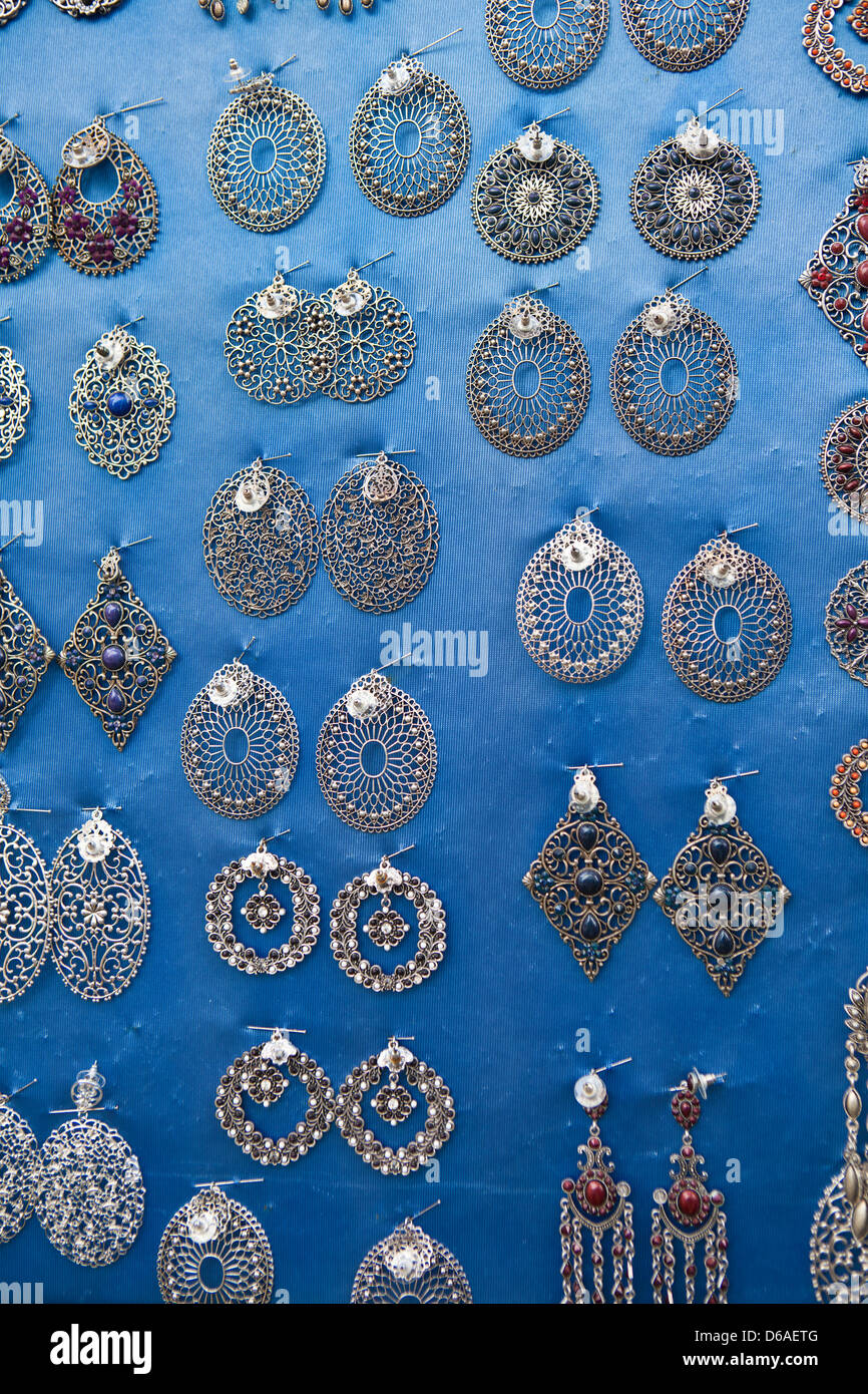 Ohrringe basteln Schmuck Souvenirs von Cordoba Unesco  Welterbe-Aufstellungsort Stockfotografie - Alamy