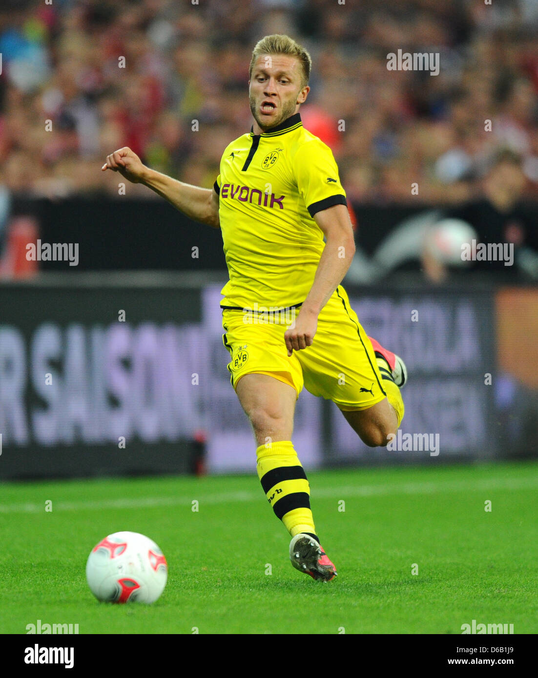 Dortmunds Jakub Blaszczykowski steht auf dem Platz während der DFL-Supercup-Finale zwischen FC Bayern München und Borussia Dortmund in der Allianz Arena in München, Deutschland, 12. August 2012. Foto: Thomas Eisenhuth Stockfoto