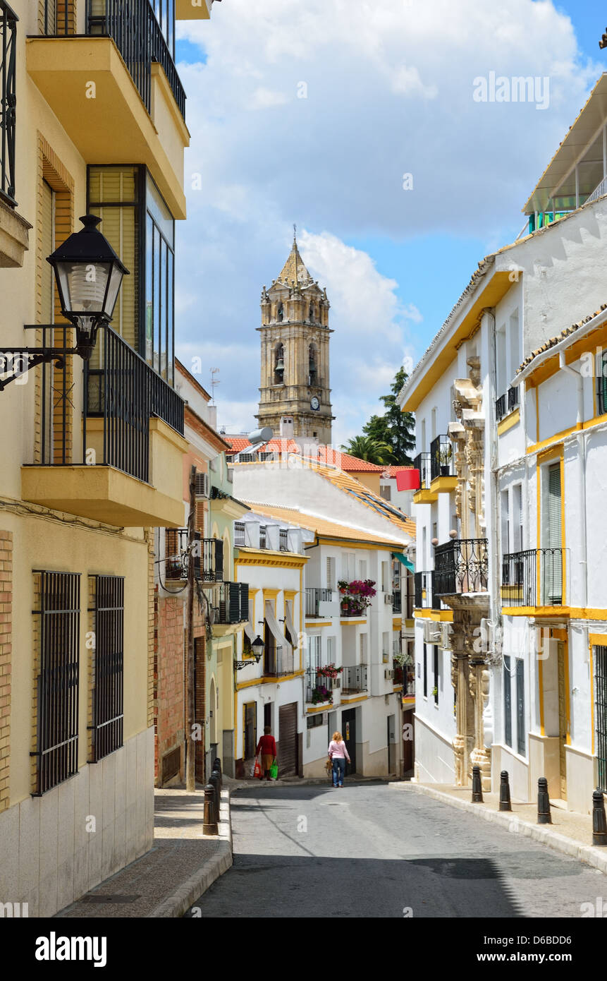 Sunny-Straße der spanischen Stadt Cabra Stockfoto