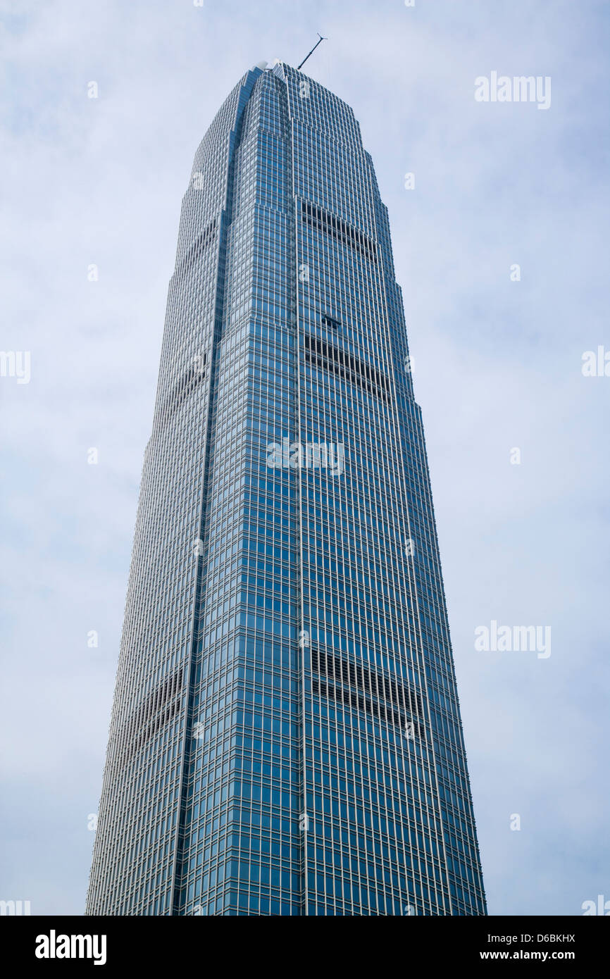 China, Hongkong, Central District, Blick auf 415 m Tower of Two International Finance Centre Stockfoto
