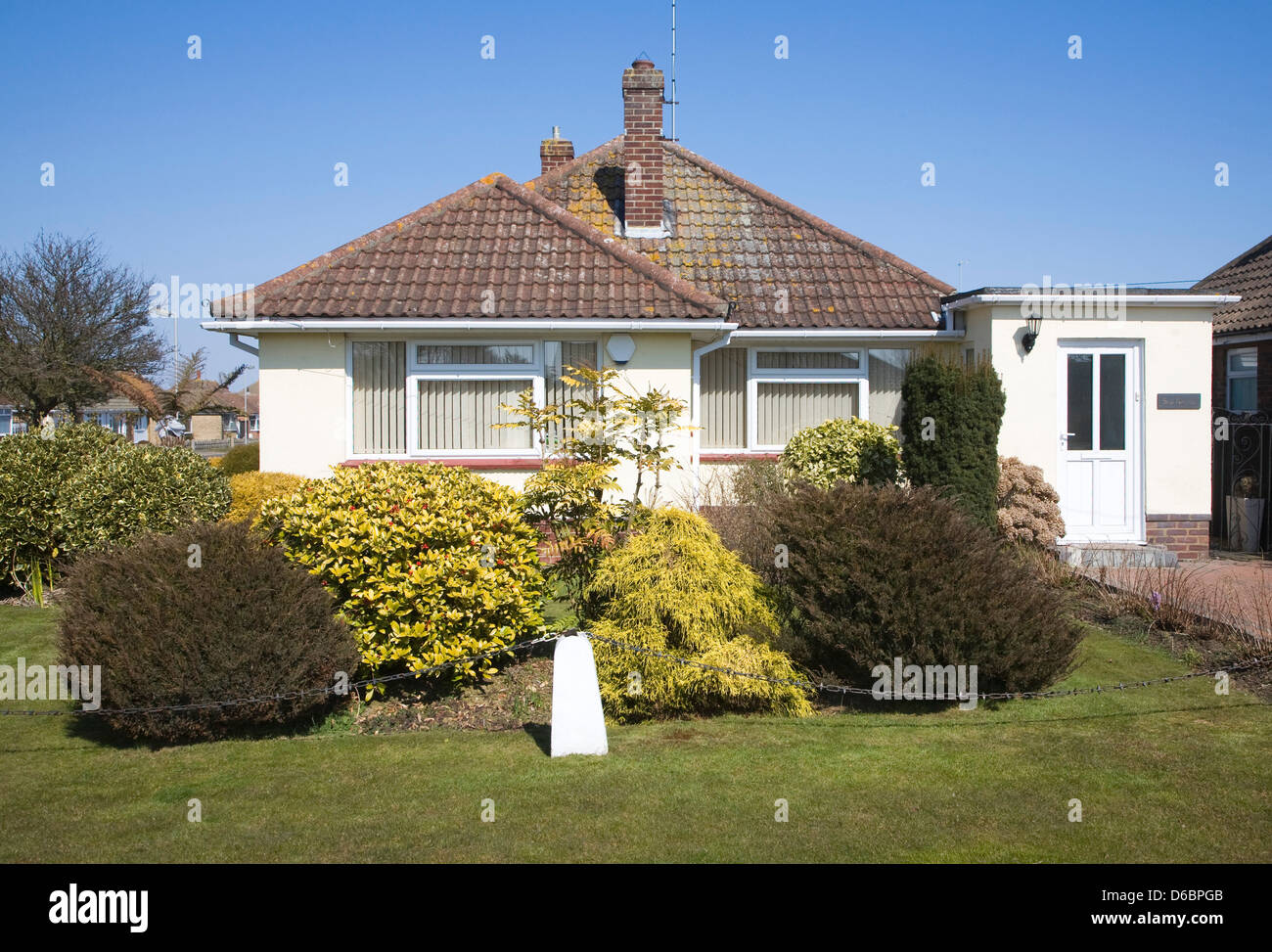 Bungalow private Eigentümer bewohnt Wohnraum zu Frinton on Sea, Essex, England Stockfoto