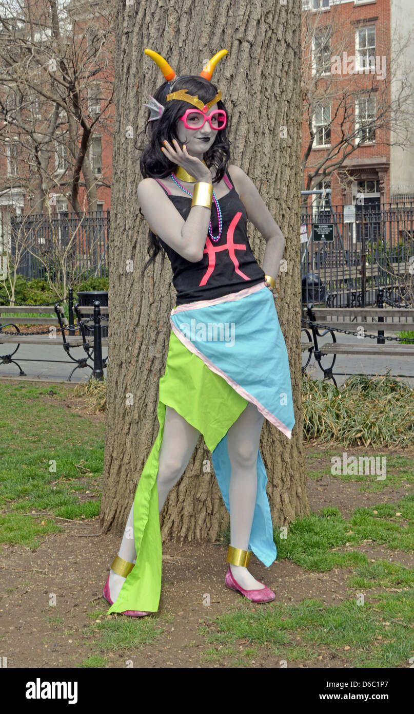 Junge Dame gekleidet als Feferi aus dem Webcomic Homestuck in einem Meetup in Greenwich Village. Stockfoto