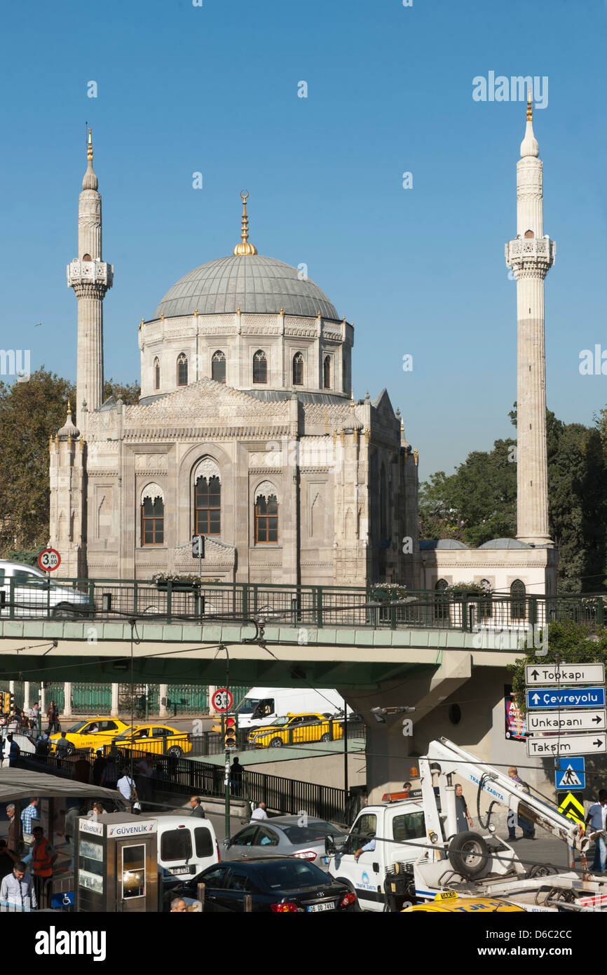 Türkei, Istanbul, Aksaray, Pertevniyal Valide Sultan Moschee (Aksaray Valide Moschee), Stockfoto