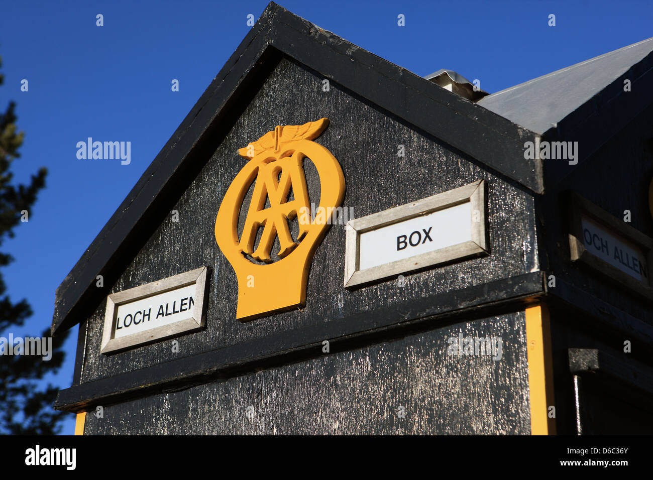 AA Wachhäuschen an der Kreuzung der A939 und A940 bei Dava in den Highlands von Schottland Stockfoto