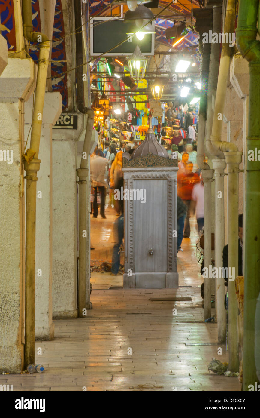 Ägypten, Istanbul, Grosser Basar, Tradionelles Kapali Carsi, Das Einkaufsparadies der Touristen. Brunnen Stockfoto