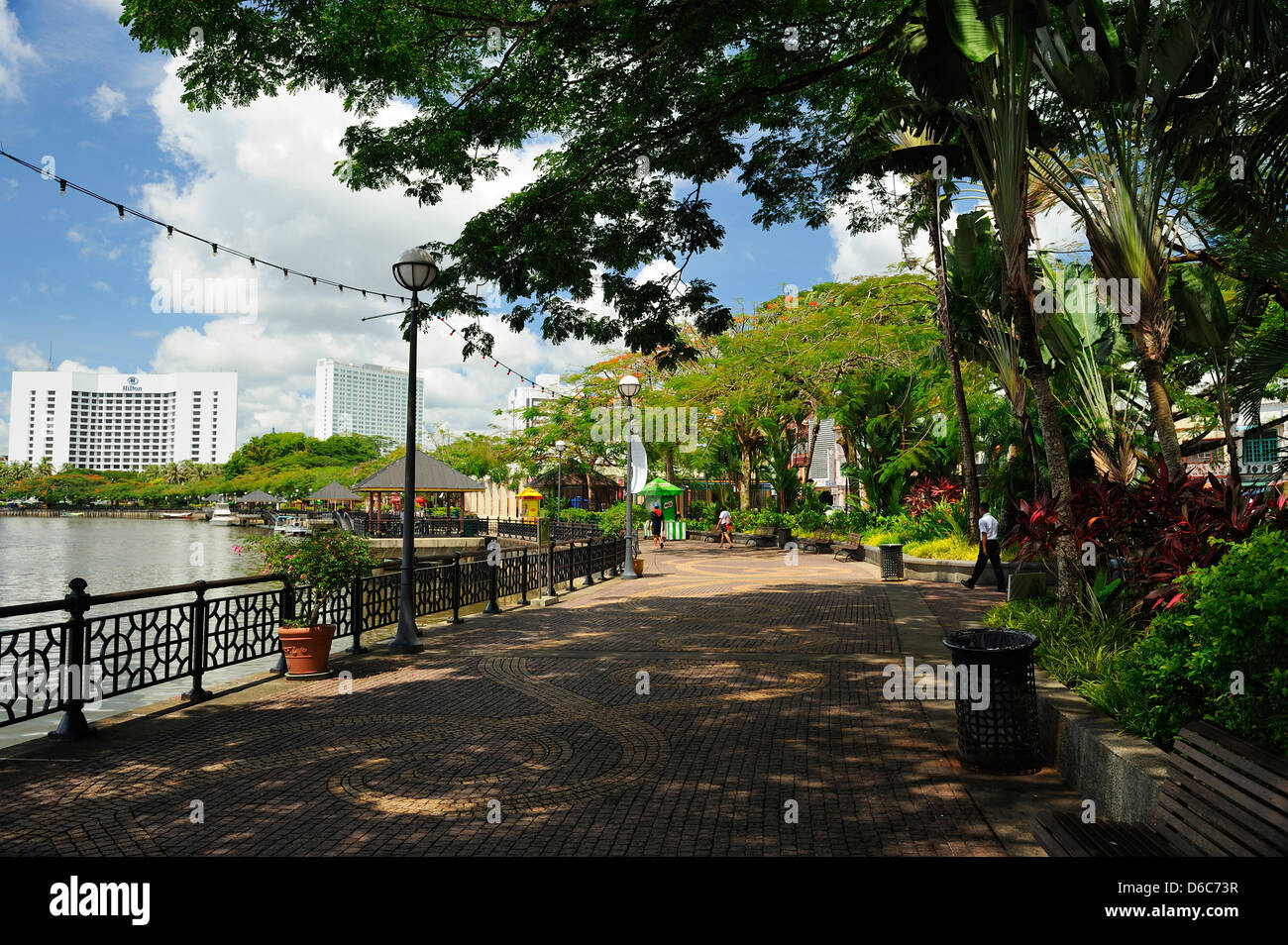 Uferpromenade am Sungai Sarawak River in Kuching, Sarawak, Borneo Stockfoto