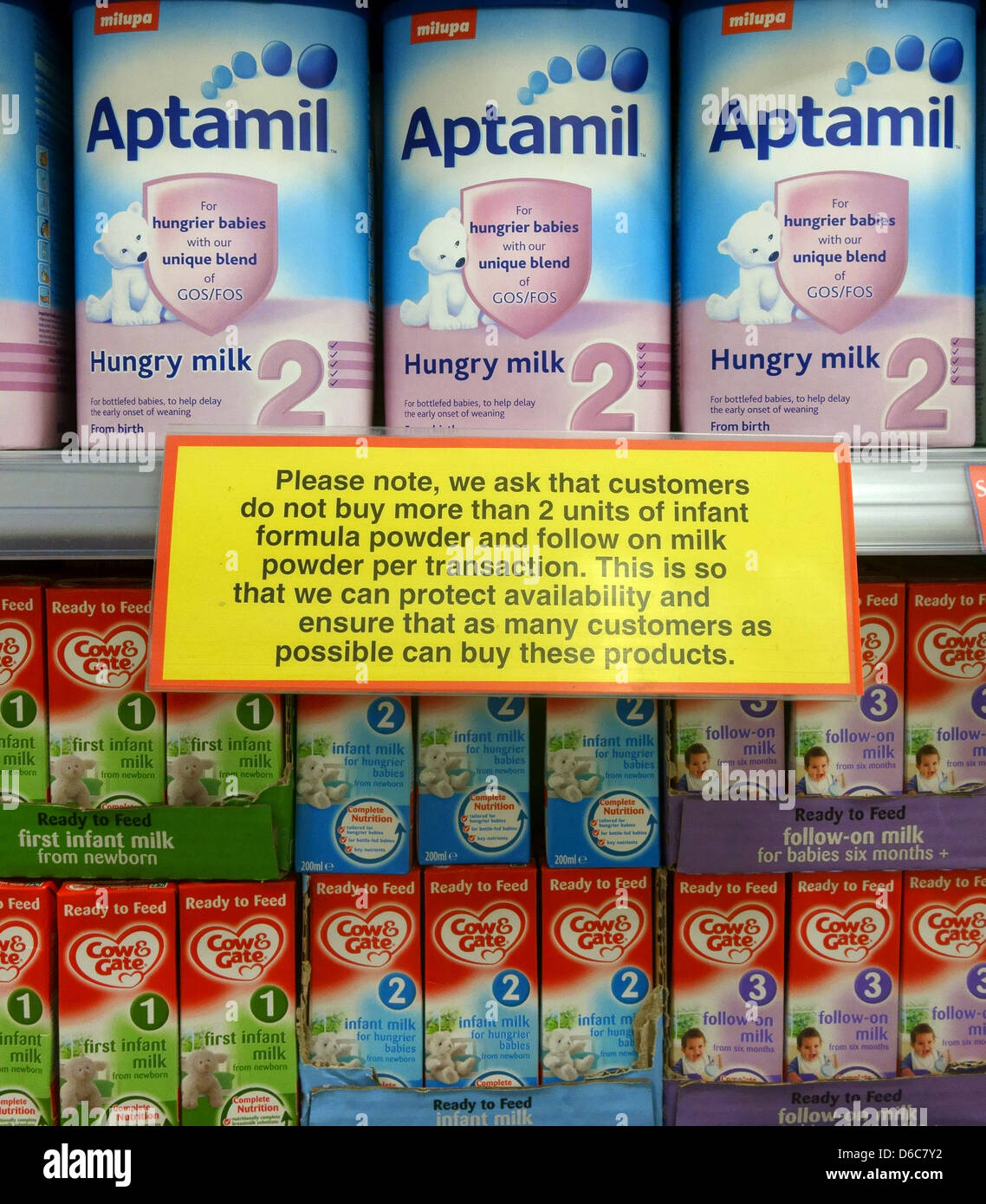 Babymilch rationiert von britischen Geschäfte nach Anstieg der Nachfrage aus China, London Stockfoto