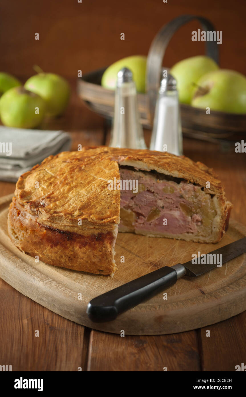 Zappeln Sie Pie Gammon und Apfelkuchen UK Essen Stockfoto