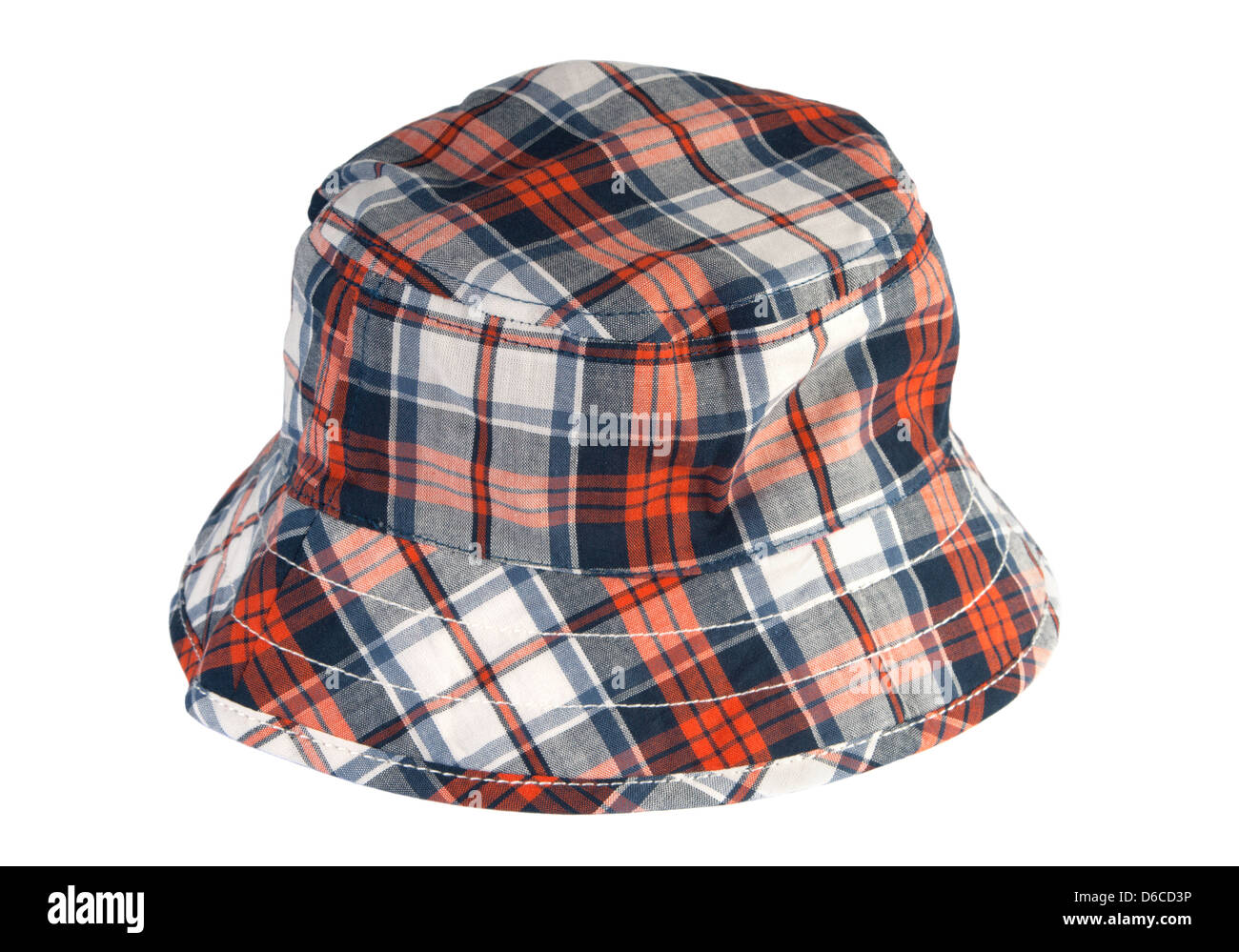 Tartan Sommerhut auf weißem Hintergrund Stockfoto