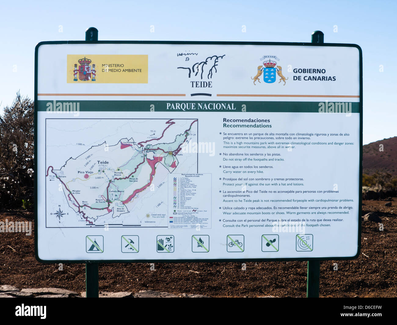 Interpretative Informationstafel für Wanderer im Nationalpark Teide, Teneriffa-Spanien, zu Beginn der Fußweg 20 Stockfoto
